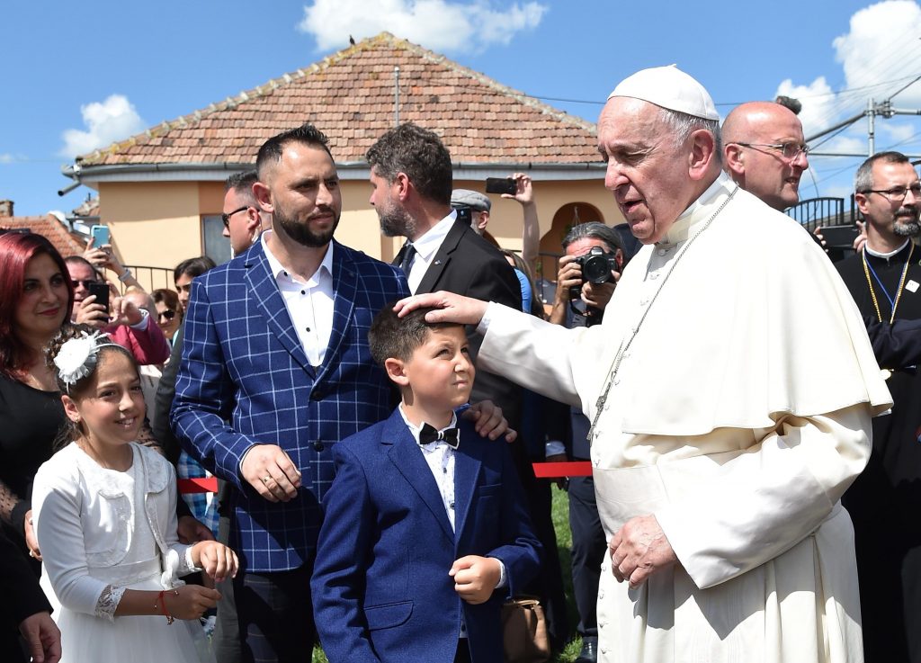 Papa Francisco na Romênia e o pedido de perdão aos ciganos